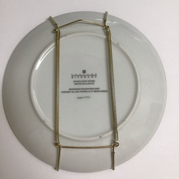 Givenchy Paris Porcelain Dessert Plates SET OF 2 Lily Bird of Paradise 8.25 2003 - Picture 13 of 14